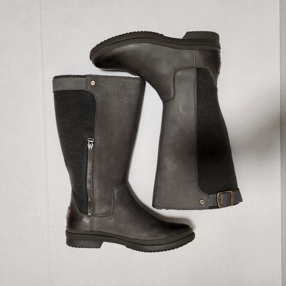 UGG Janina Boot